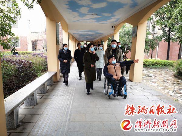 譚艷近期照片,譚艷近期照片，變化中的自信與成就感的勵(lì)志之旅