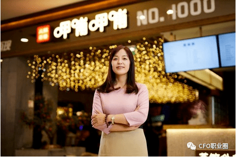 納屋最新作品扶她教師，背景、影響與地位探究