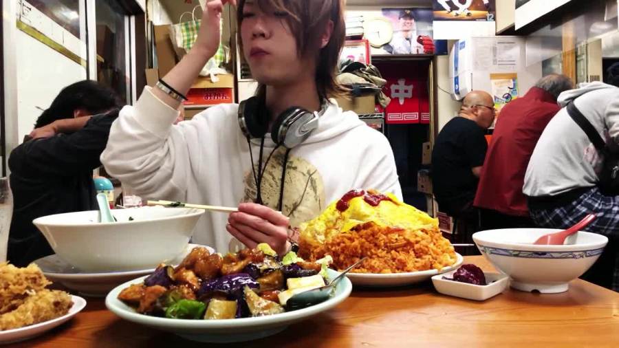 日本大胃王耳機(jī)男，最新動(dòng)態(tài)揭秘