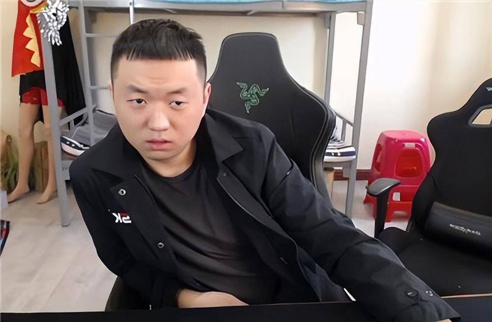 藥水哥最新，草根網(wǎng)紅到現(xiàn)象級文化符號的華麗蛻變