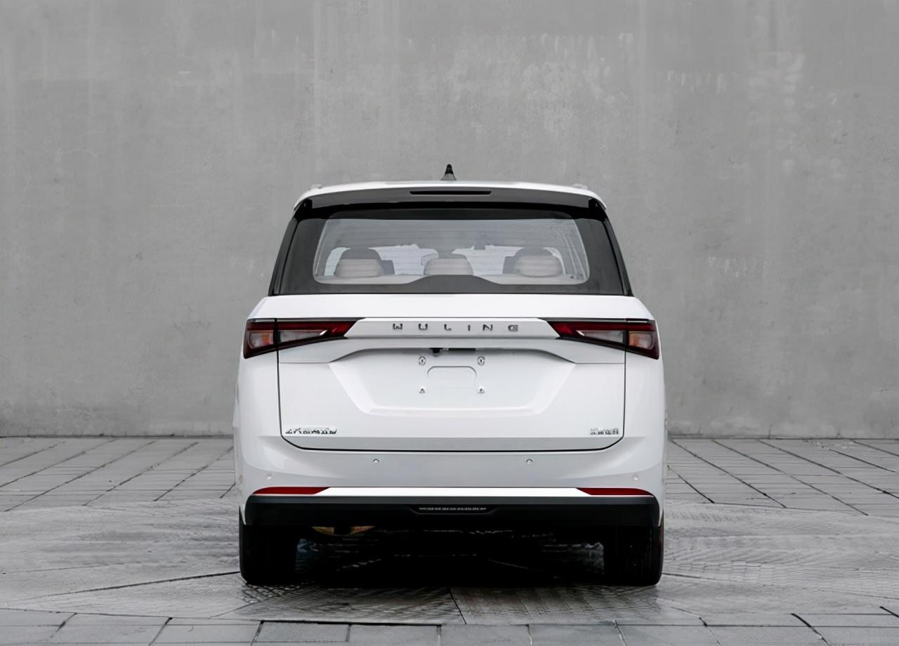 五菱最新款車型，小巷獨特小店中的隱藏之寶