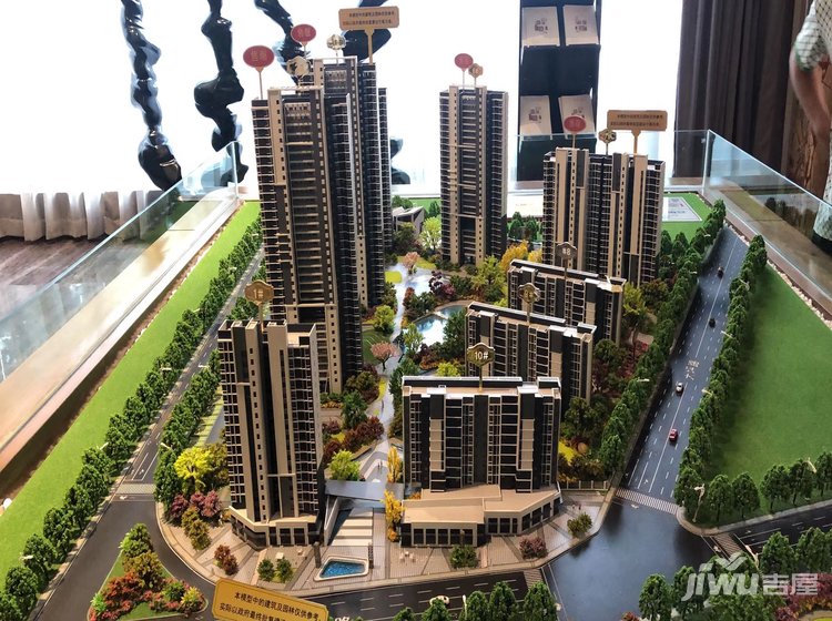 華西星輝公館最新房?jī)r(jià)，時(shí)代印記與市場(chǎng)的脈動(dòng)