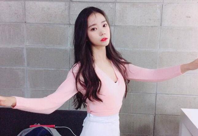 寧喬喬與郁少漠的勵(lì)志成長，自信與成就感的蛻變之旅